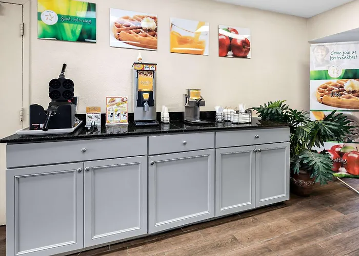 Quality Inn Decatur River City